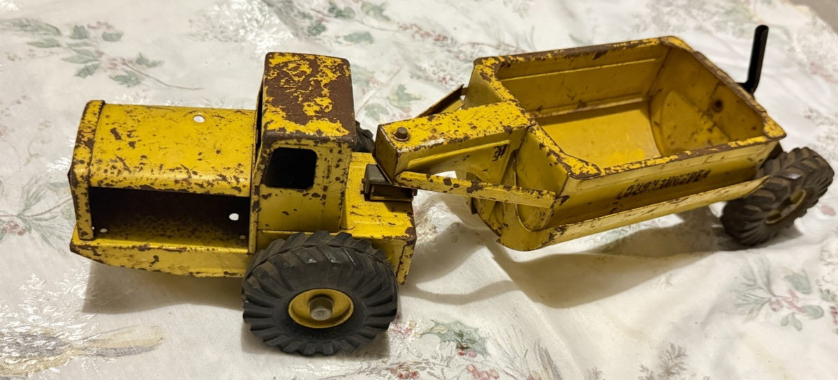 Vintage Nylint Jumbo Elevating Scraper Earthmover Pressed Steel 24in 1960s 70s