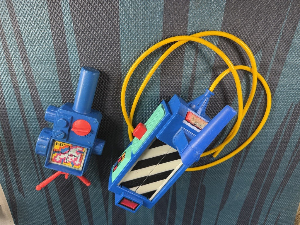 Kenner Real Ghostbusters Ghost Zapper Projector Gun + Ghost Trap Pedal Vintage